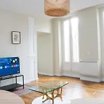 Exigehome-luxury Flat With 3 Bedrooms, Terrasse In Downtown 아파트 베흑사이으