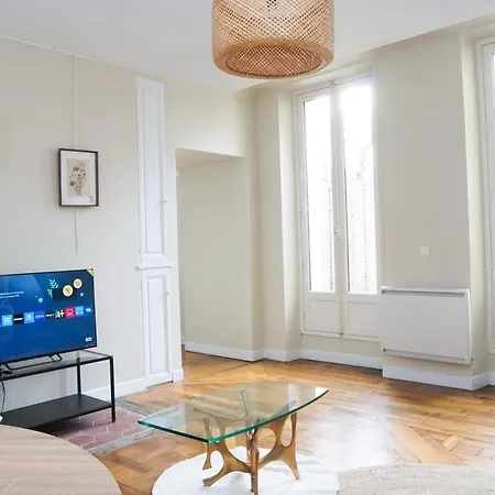 Exigehome-luxury Flat With 3 Bedrooms, Terrasse In Downtown Διαμέρισμα Βερσαλλίες