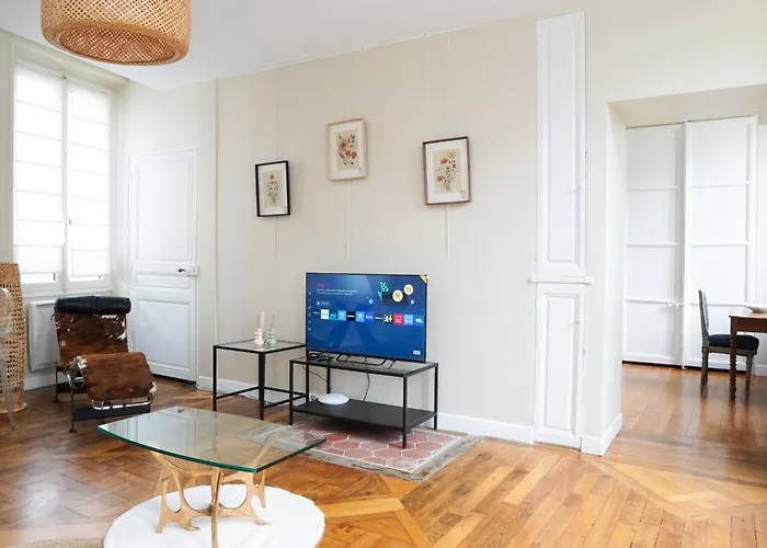 Exigehome-luxury Flat With 3 Bedrooms, Terrasse In Downtown 베흑사이으